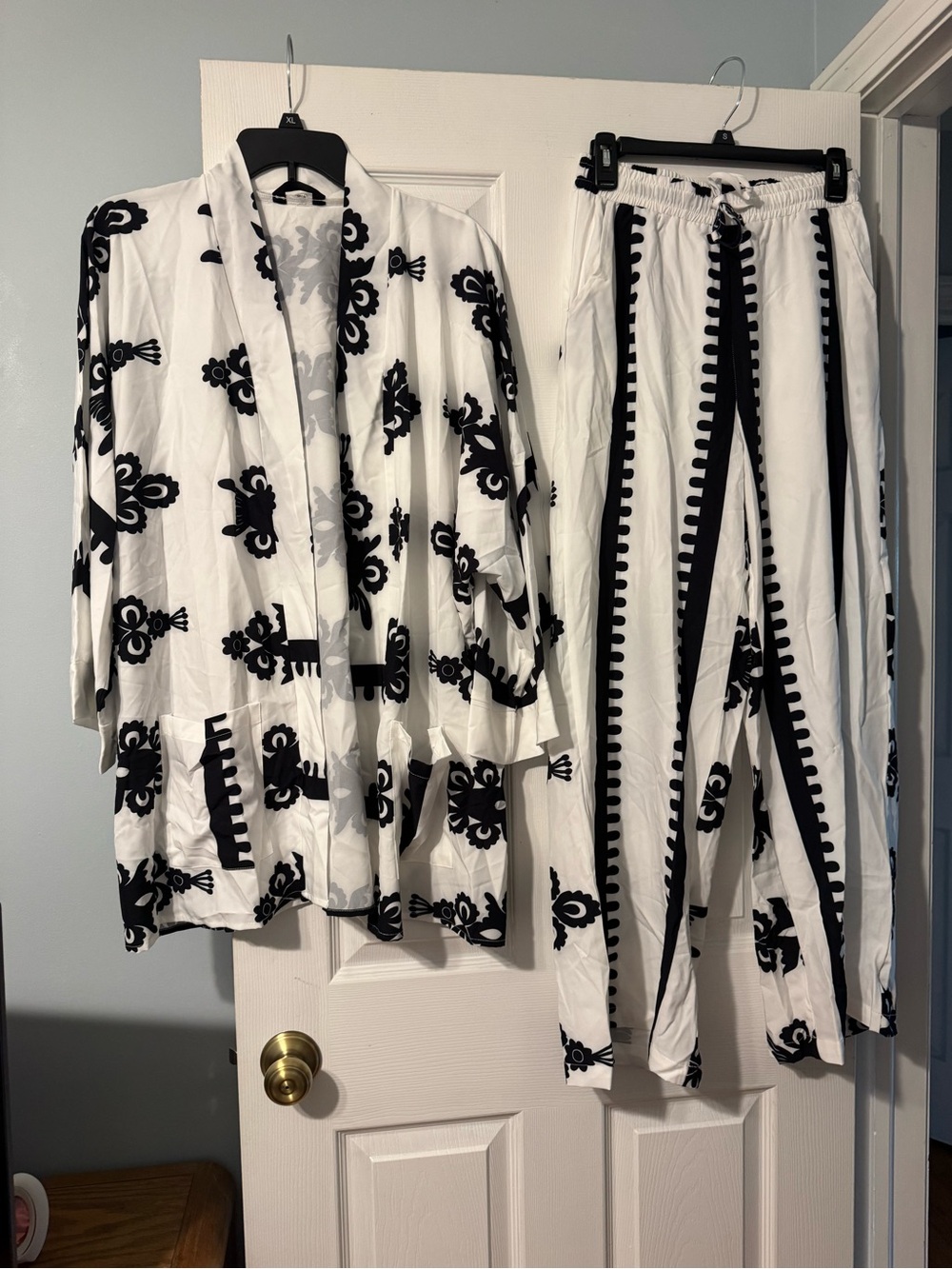 Women's Black & White Printed Lounge Pants and Kimono Set